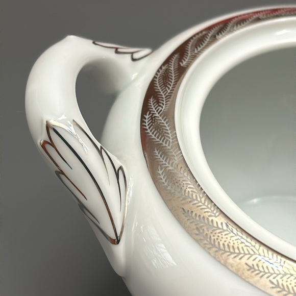 Vintage Sugar Bowl with Lid Fukagawa Arita Japan MCM Porcelain White and Silver - Picture 3 of 8
